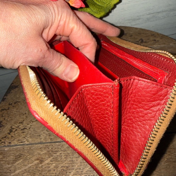 Dooney & Bourke Deep Red Pebble Grain Large Zip Around Brown Accent Leather Pull - Picture 10 of 11